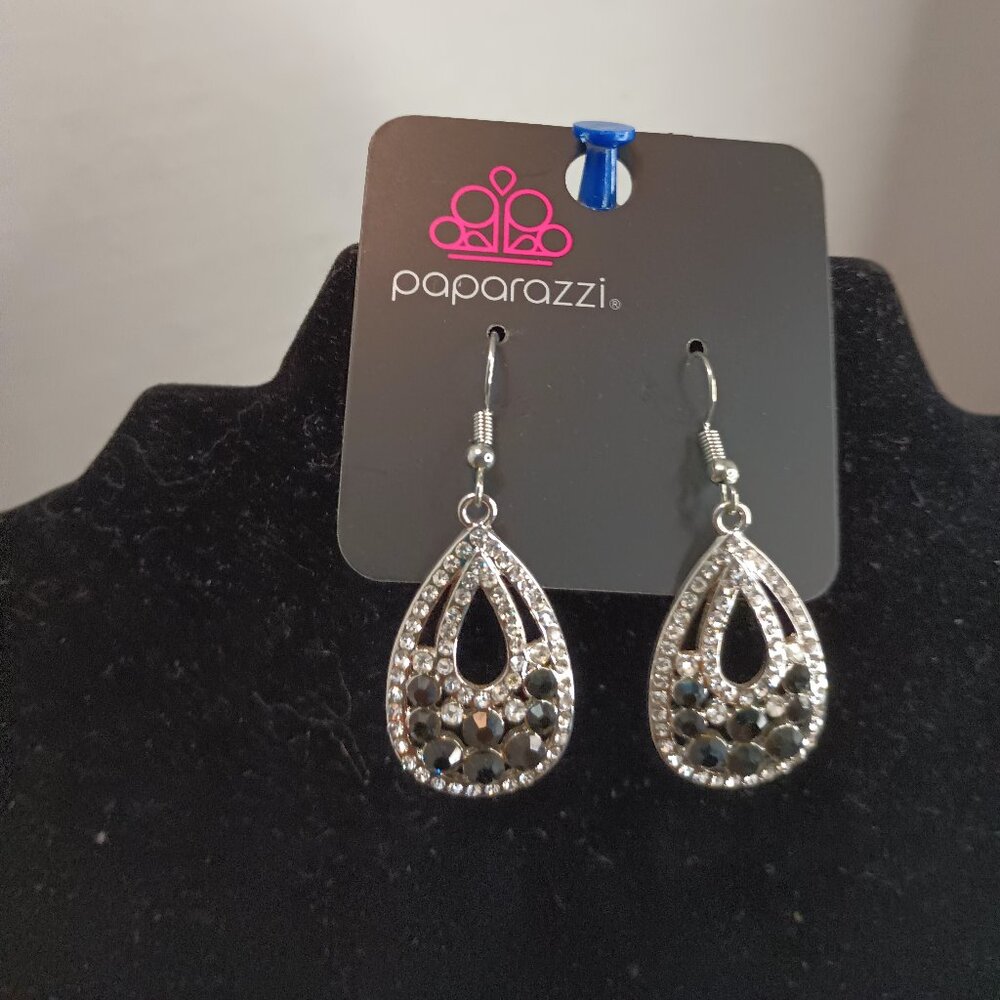 New Paparazzi earrings Silver Black